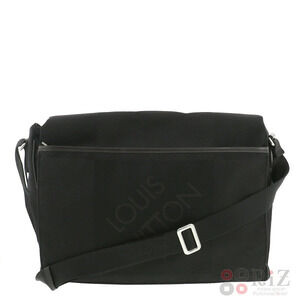 LOUIS VUITTON Messager NM Bag Shoulder Messenger Damier Geant Noir Black
